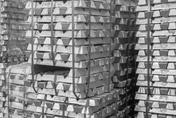 Platinum mines their "own worst enemies", says top firm