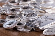 Silver outshines gold with gains of 7% this week