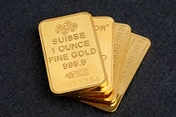 Gold closing in on record once more