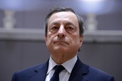 Gold price jumps following gloomy Eurozone data