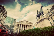 UK Interest Rates on hold as economy slows down
